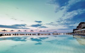 Apostolata Island Resort & Spa